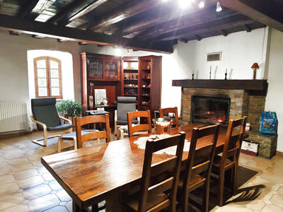 Maison - 640 m² - 15 pièces