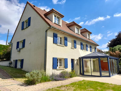 Maison - 340 m² - 14 pièces