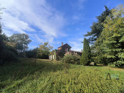 Maison - 210 m² - 6 pièces