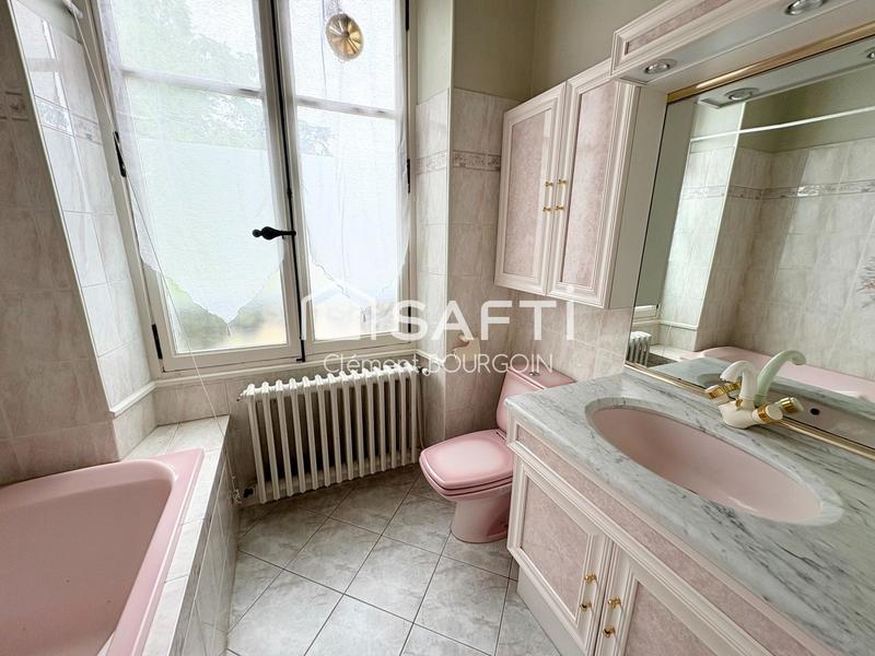 Maison - 295 m² - 10 pièces