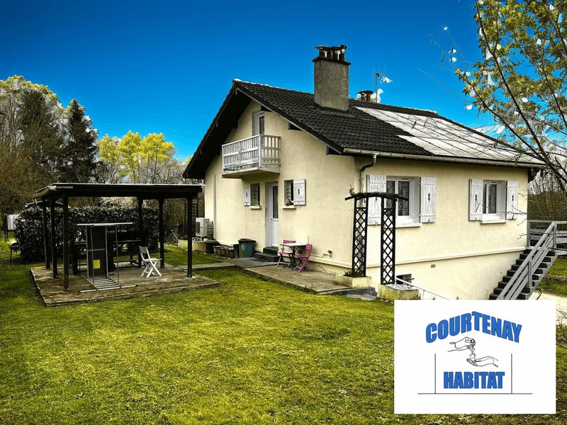 Maison - 95 m² - 9 pièces