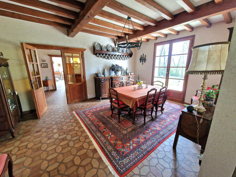 Maison - 300 m² - 10 pièces