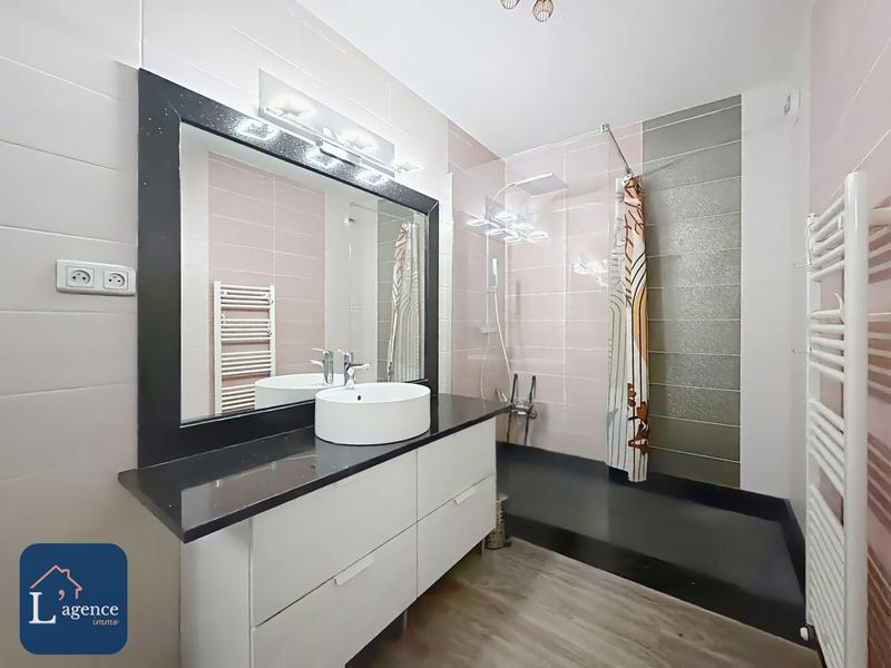 Appartement - 84 m² - 4 pièces