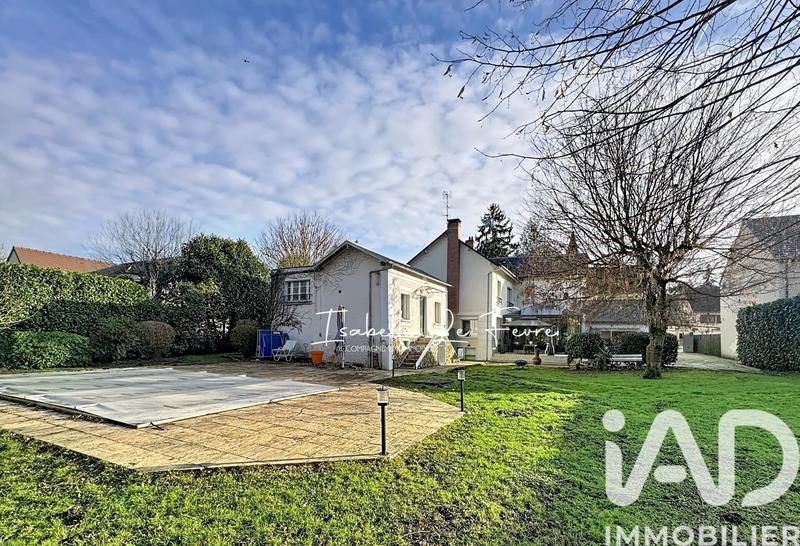 Maison - 202 m² - 9 pièces