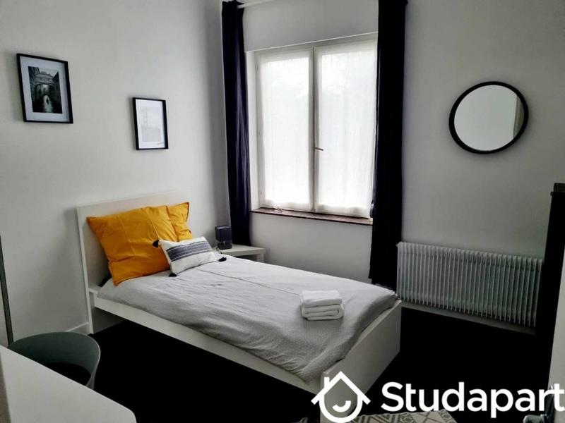 Chambre - 11 m² - 1 pièce