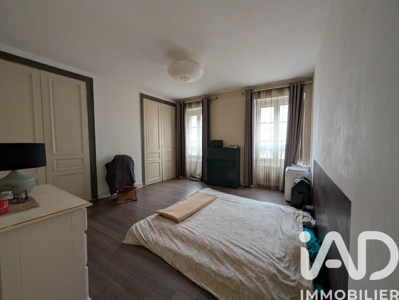 Maison - 320 m² - 13 pièces