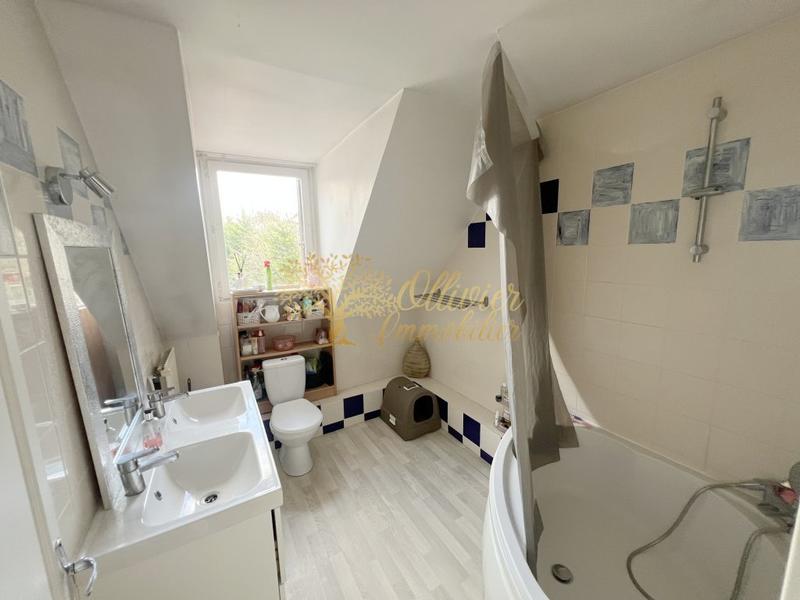 Pavillon - 90 m² - 5 pièces