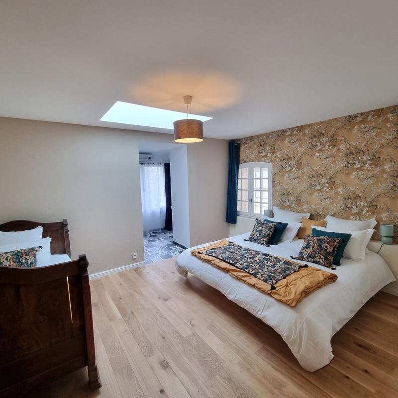 Maison - 342 m² - 8 pièces