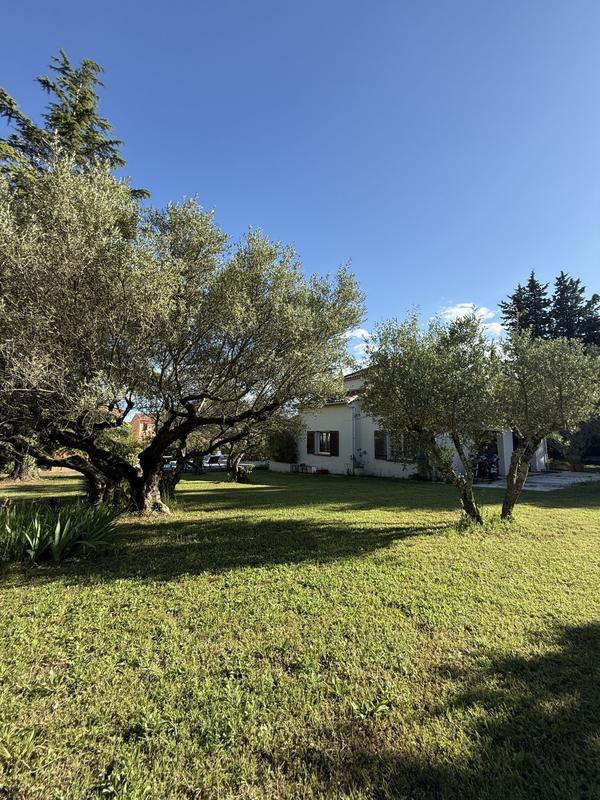 Maison traditionnelle - 185 m² - 7 pièces