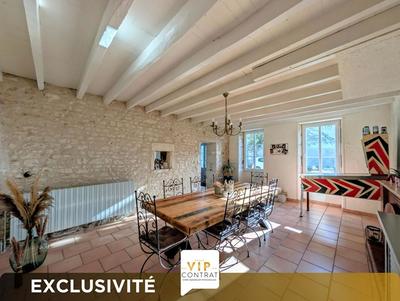 Maison - 264 m² - 9 pièces