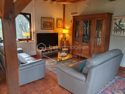 Maison - 158 m² - 8 pièces