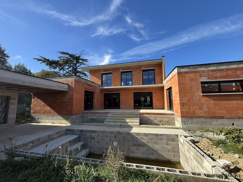 Villa - 183 m² - 6 pièces