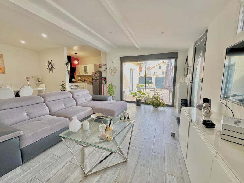 Maison - 93 m² - 4 pièces