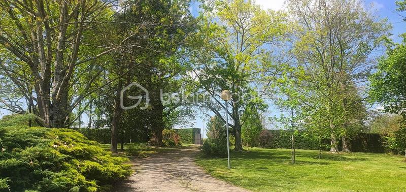 Demeure - 388 m² - 10 pièces