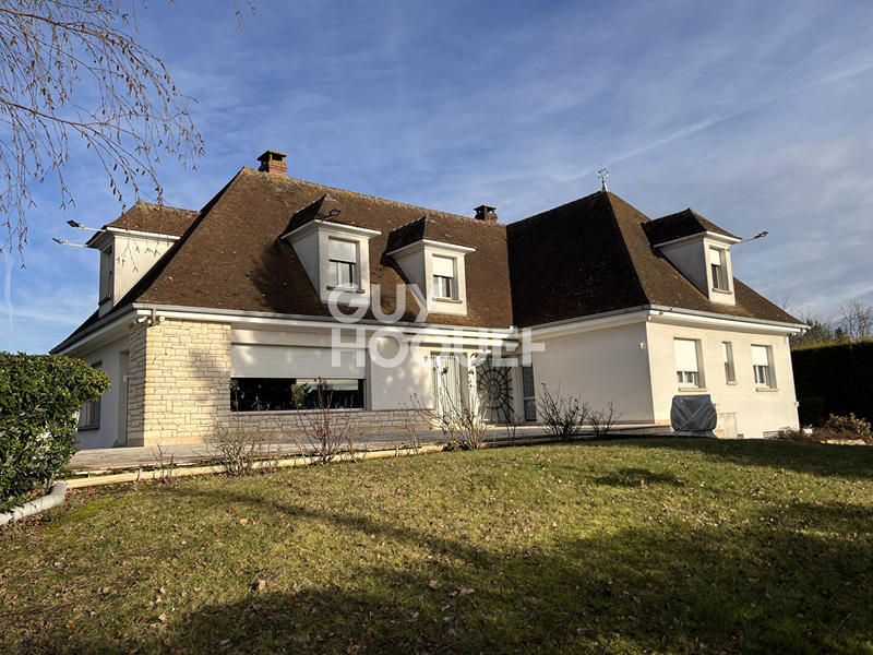 Maison - 268 m² - 10 pièces