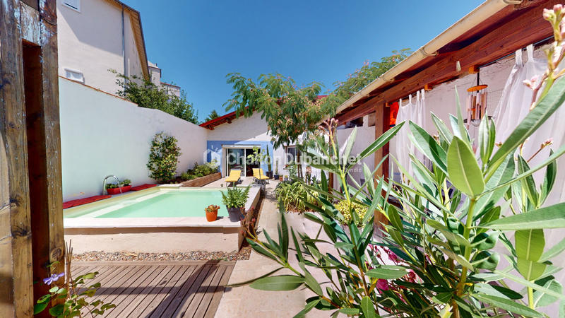 Maison - 200 m² - 6 pièces