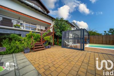 Maison - 300 m² - 8 pièces