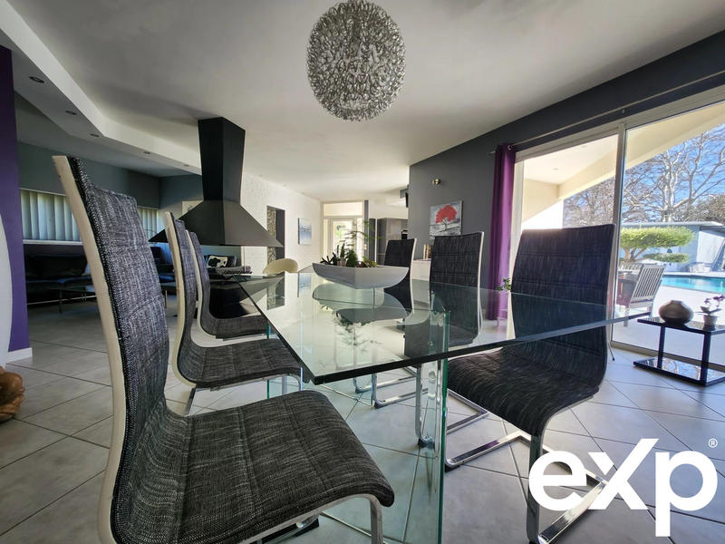 Villa - 205 m² - 6 pièces