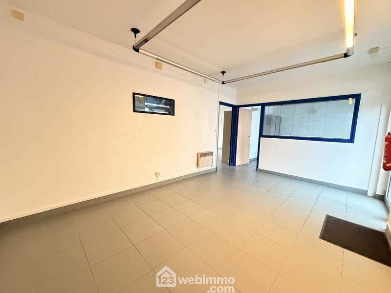 Bureau - 79 m² - 4 pièces