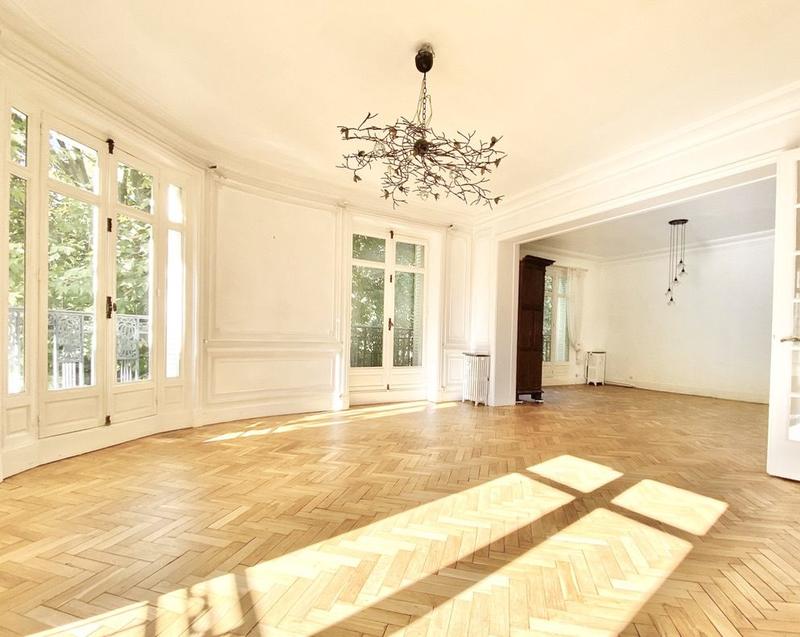 Appartement - 196 m² - 6 pièces