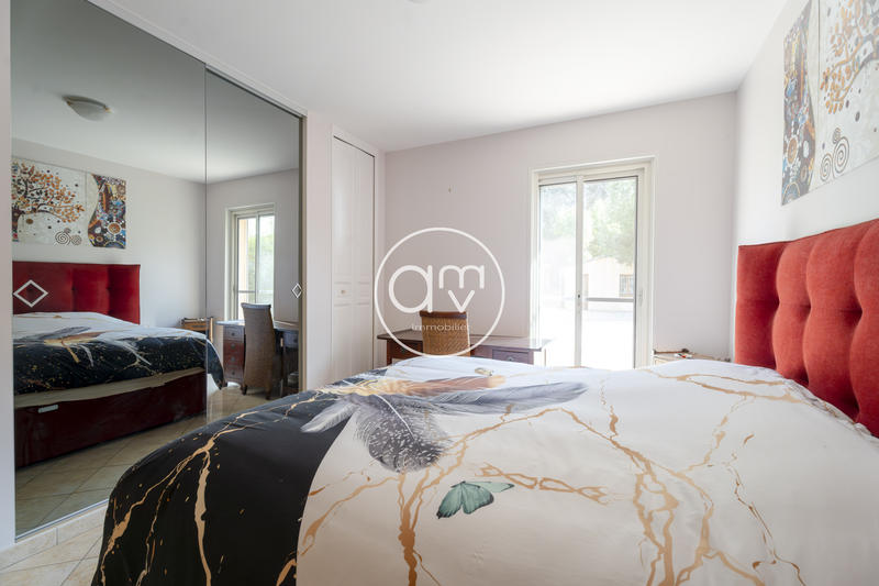 Maison - 253 m² - 9 pièces