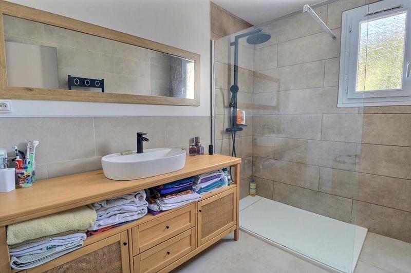 Maison - 266 m² - 11 pièces