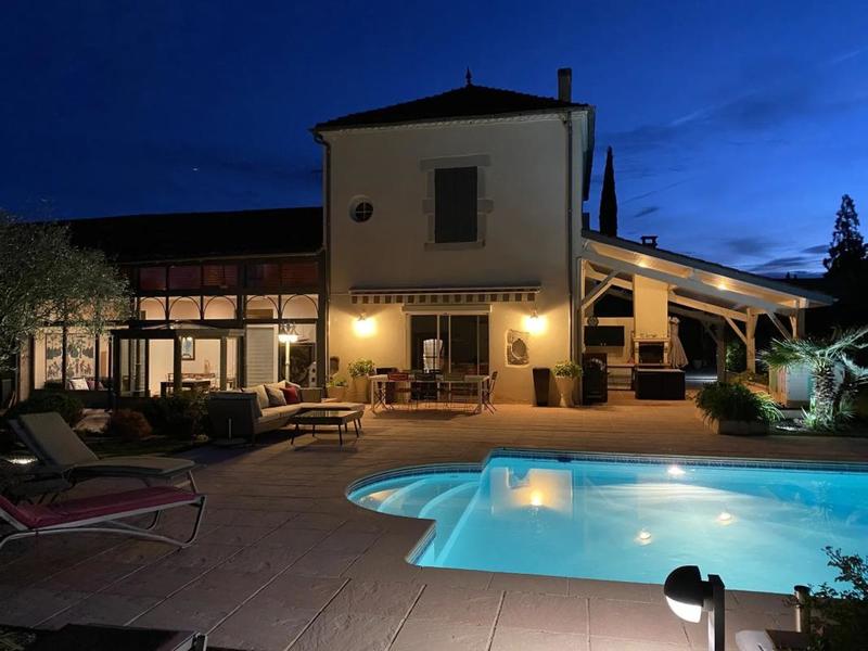 Maison - 245 m² - 7 pièces