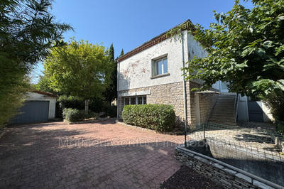 Maison - 250 m² - 10 pièces