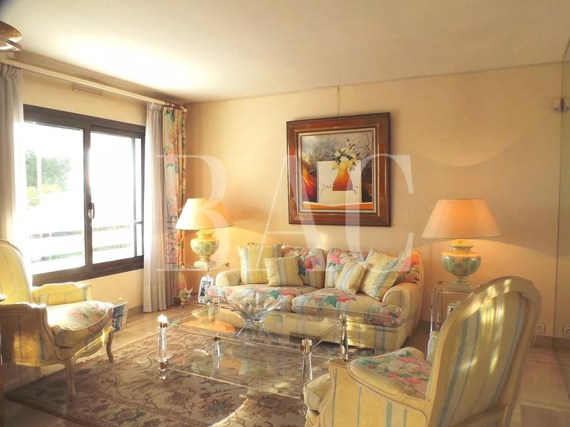 Appartement - 100 m² - 4 pièces