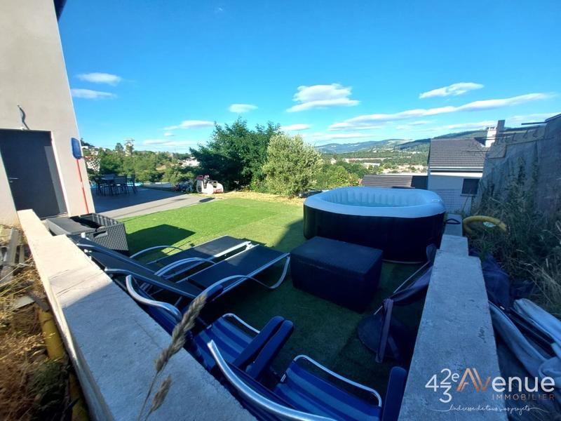 Maison - 103 m² - 4 pièces