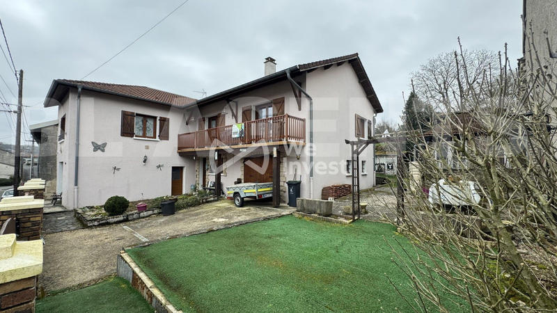 Maison - 213 m² - 8 pièces