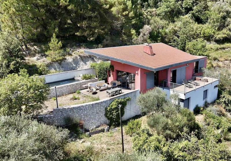 Villa - 222 m² - 6 pièces