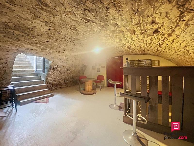 Maison - 185 m² - 7 pièces