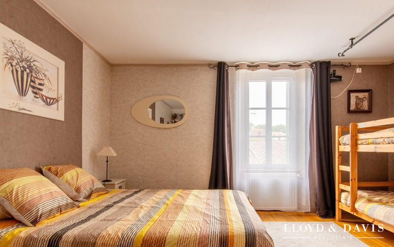 Maison ancienne - 300 m² - 10 pièces