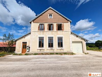 Maison de village - 170 m² - 8 pièces