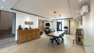 Maison traditionnelle - 137 m² - 5 pièces