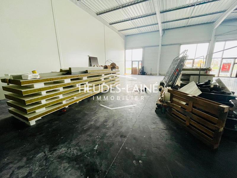 Local commercial - 166 m² - 1 pièce