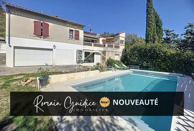 Maison - 106 m² - 5 pièces