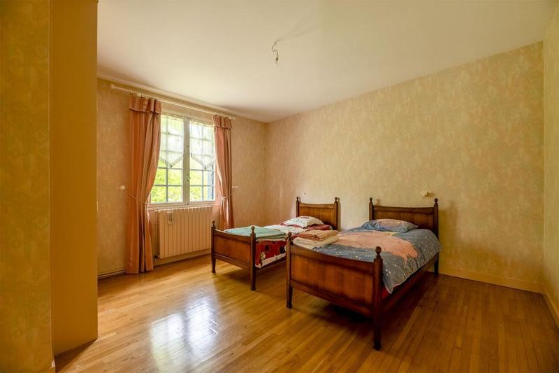 Maison - 307 m² - 11 pièces