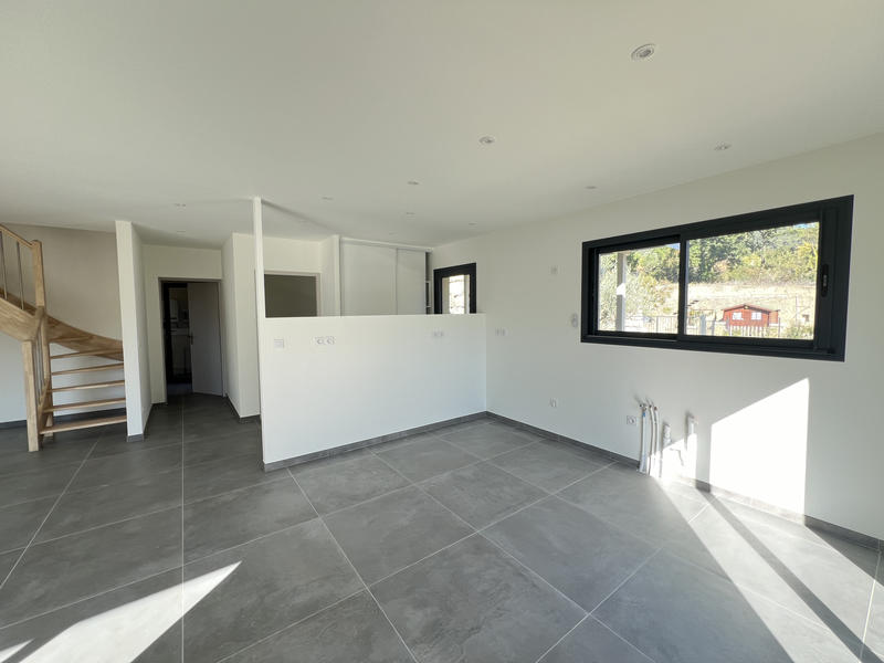 Maison - 145 m² - 5 pièces