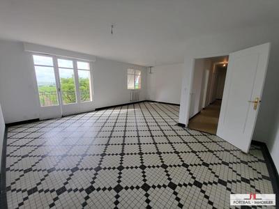 Maison traditionnelle - 189 m² - 7 pièces