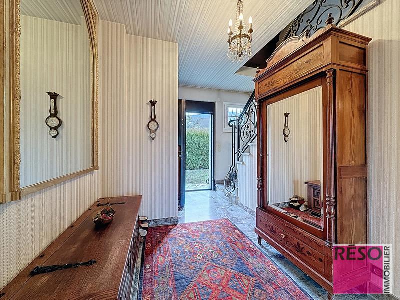 Maison - 230 m² - 7 pièces