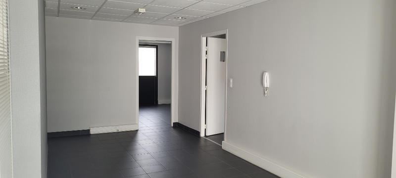 Bureau - 402 m² - 12 pièces