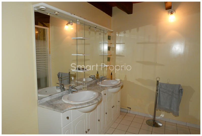 Propriété - 230 m² - 7 pièces