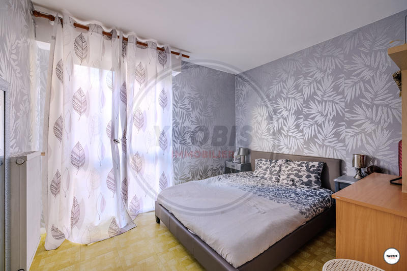 Appartement - 80 m² - 4 pièces