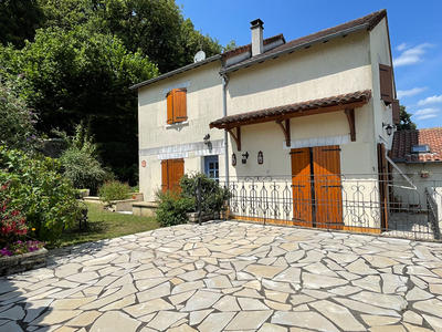Maison - 174 m² - 7 pièces