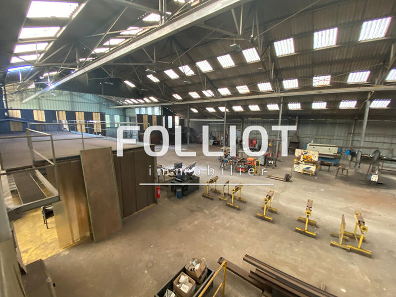 Local d'activité / Entrepôt - 1 700 m²