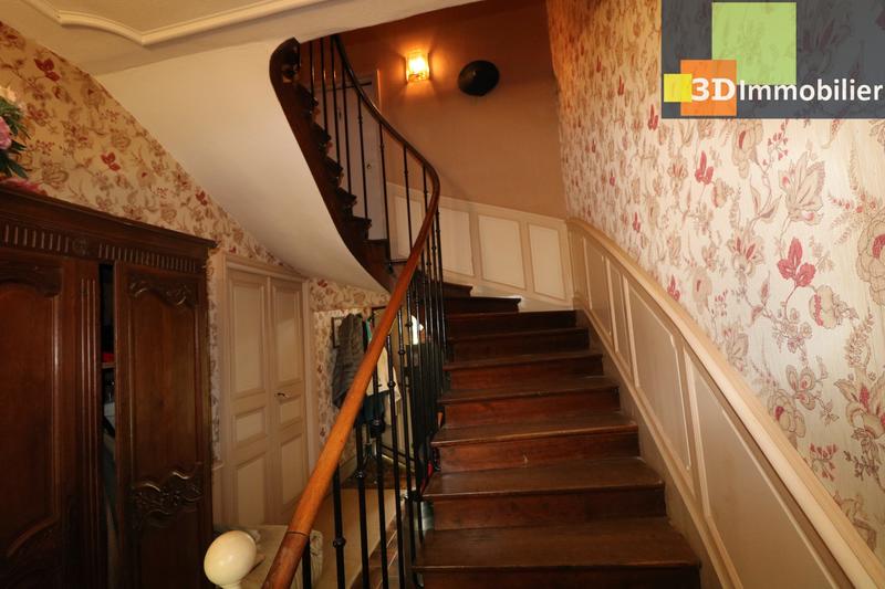 Maison - 233 m² - 8 pièces