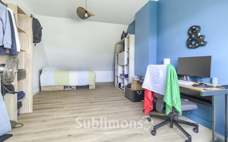 Maison - 235 m² - 9 pièces