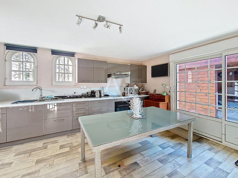 Maison - 162 m² - 6 pièces